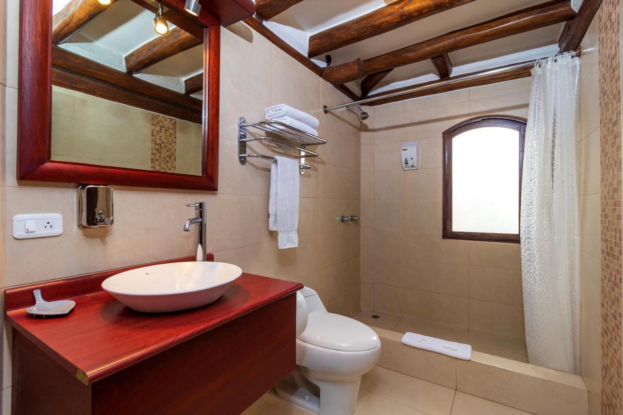 Hotel Ile Baños Buitenkant foto