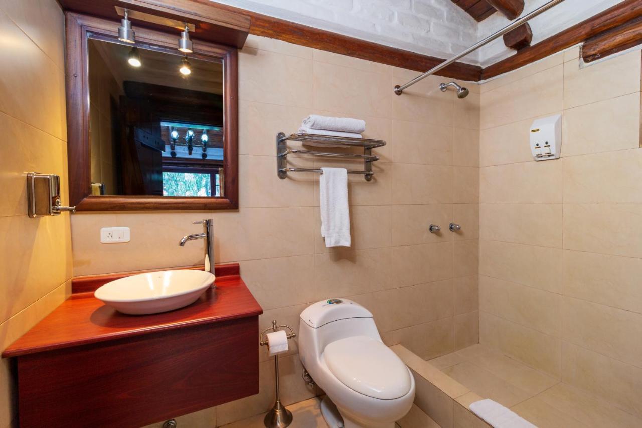 Hotel Ile Baños Buitenkant foto