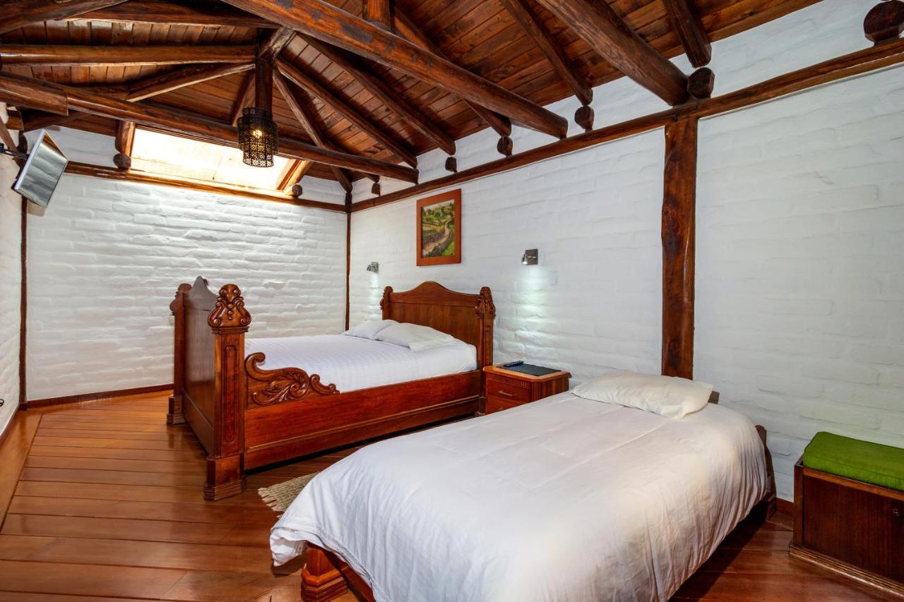 Hotel Ile Baños Buitenkant foto